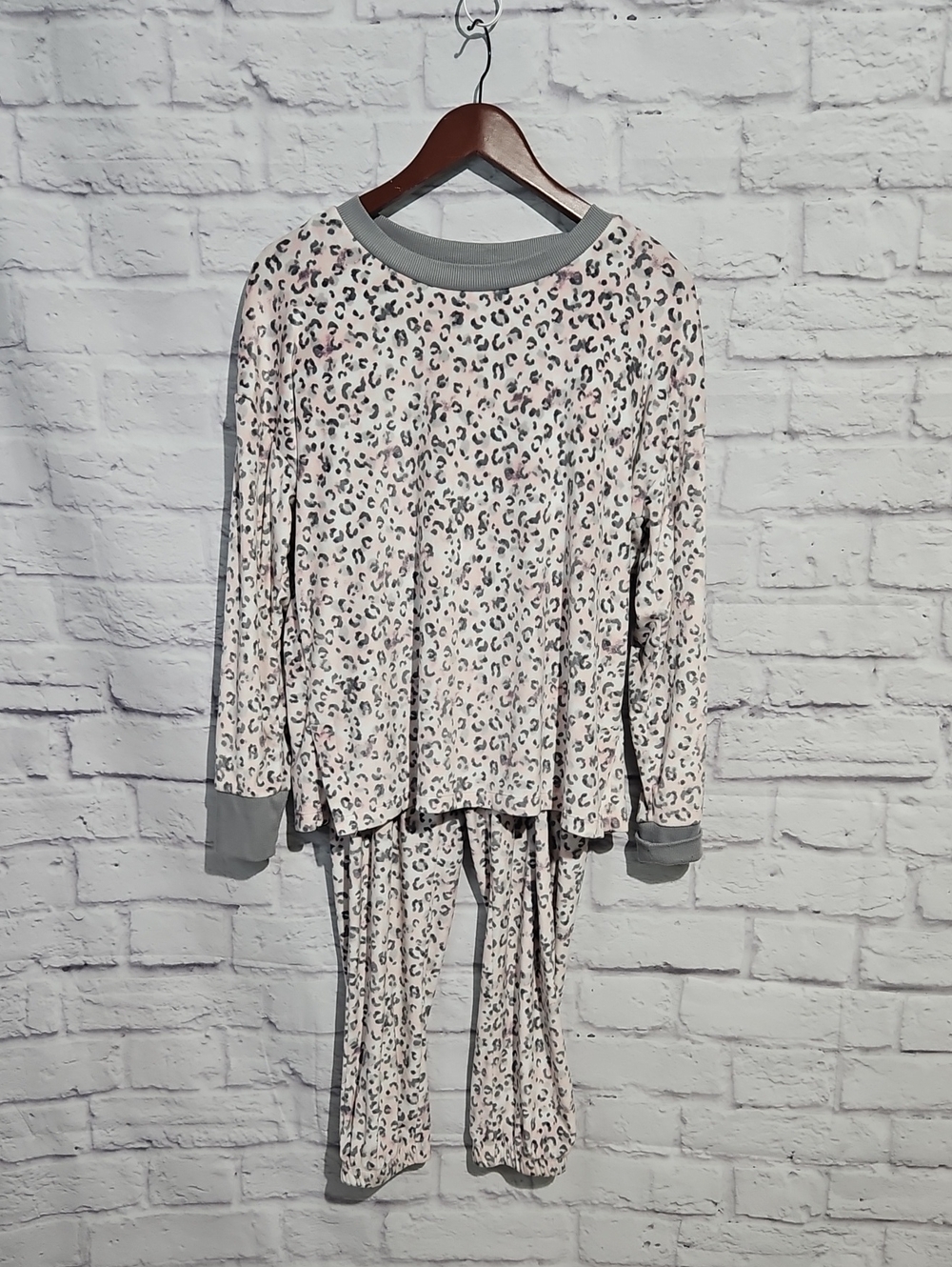 Women's Pink Leopard-Print Pajama Set with Gray Trim